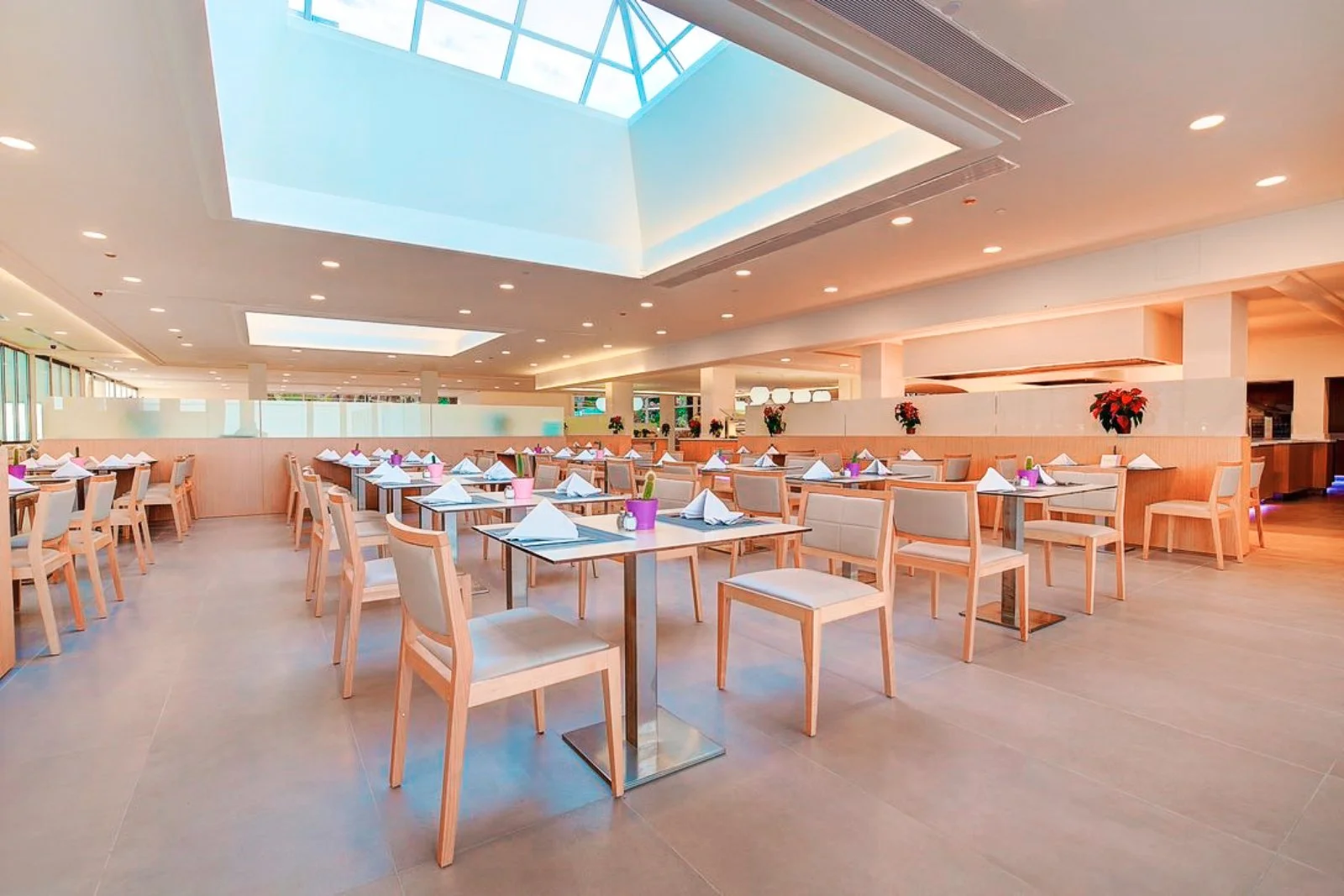 Alpiclub Sbh Monica Beach Resort 