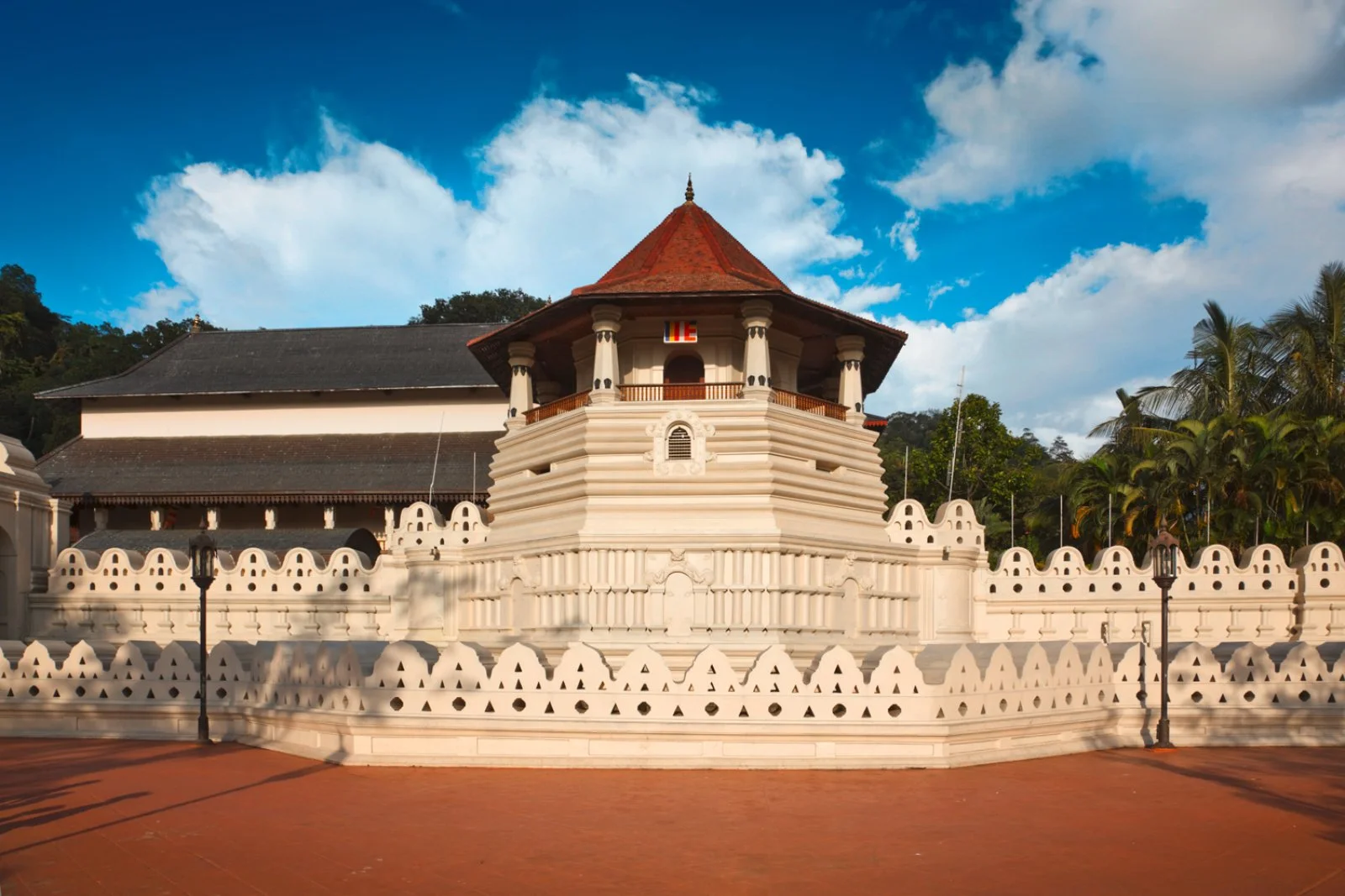 Voyager Ceylon - Kandy, Sri Dalada Maligawa