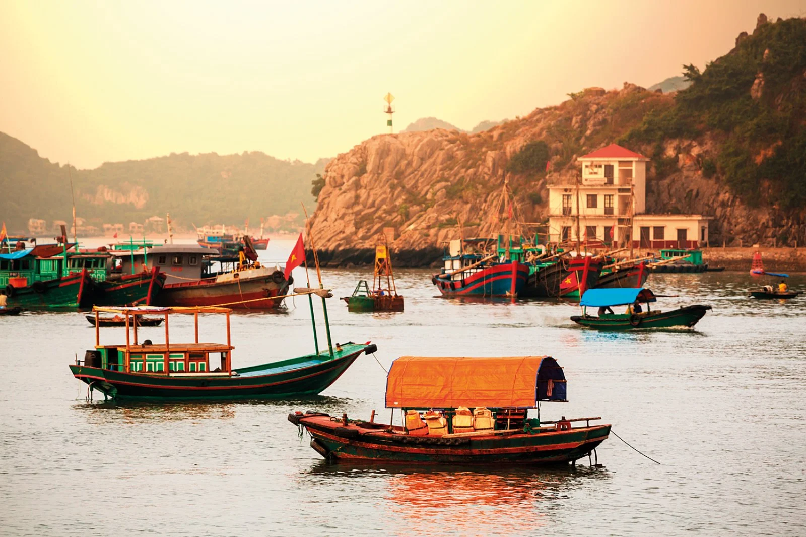 Baia di Halong - Hanoi - Hoi An