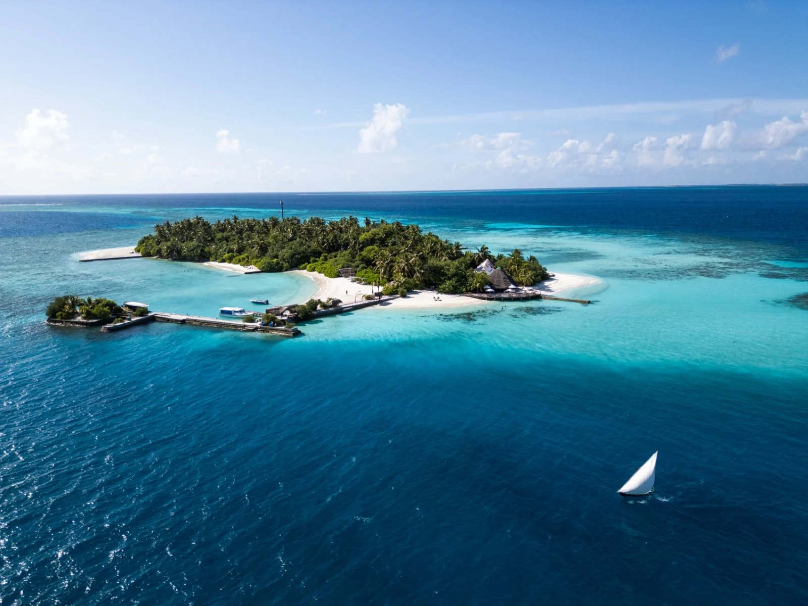 Makunudu Island Resort 