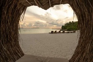 MAKUNUDU ISLAND RESORT – Maldive