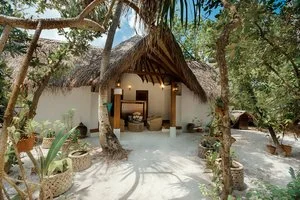 MAKUNUDU ISLAND RESORT – Maldive