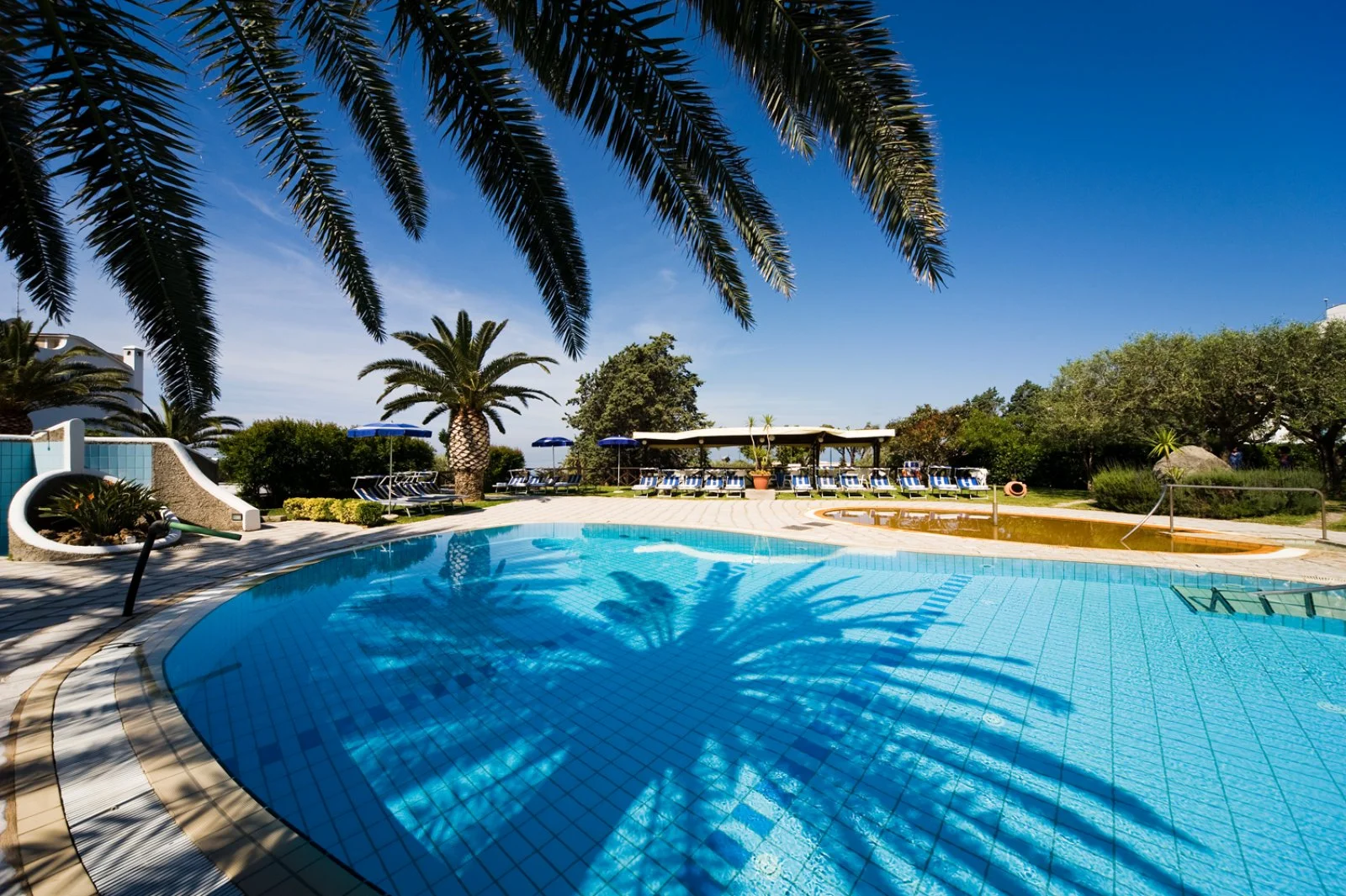 Ideal Hotel 