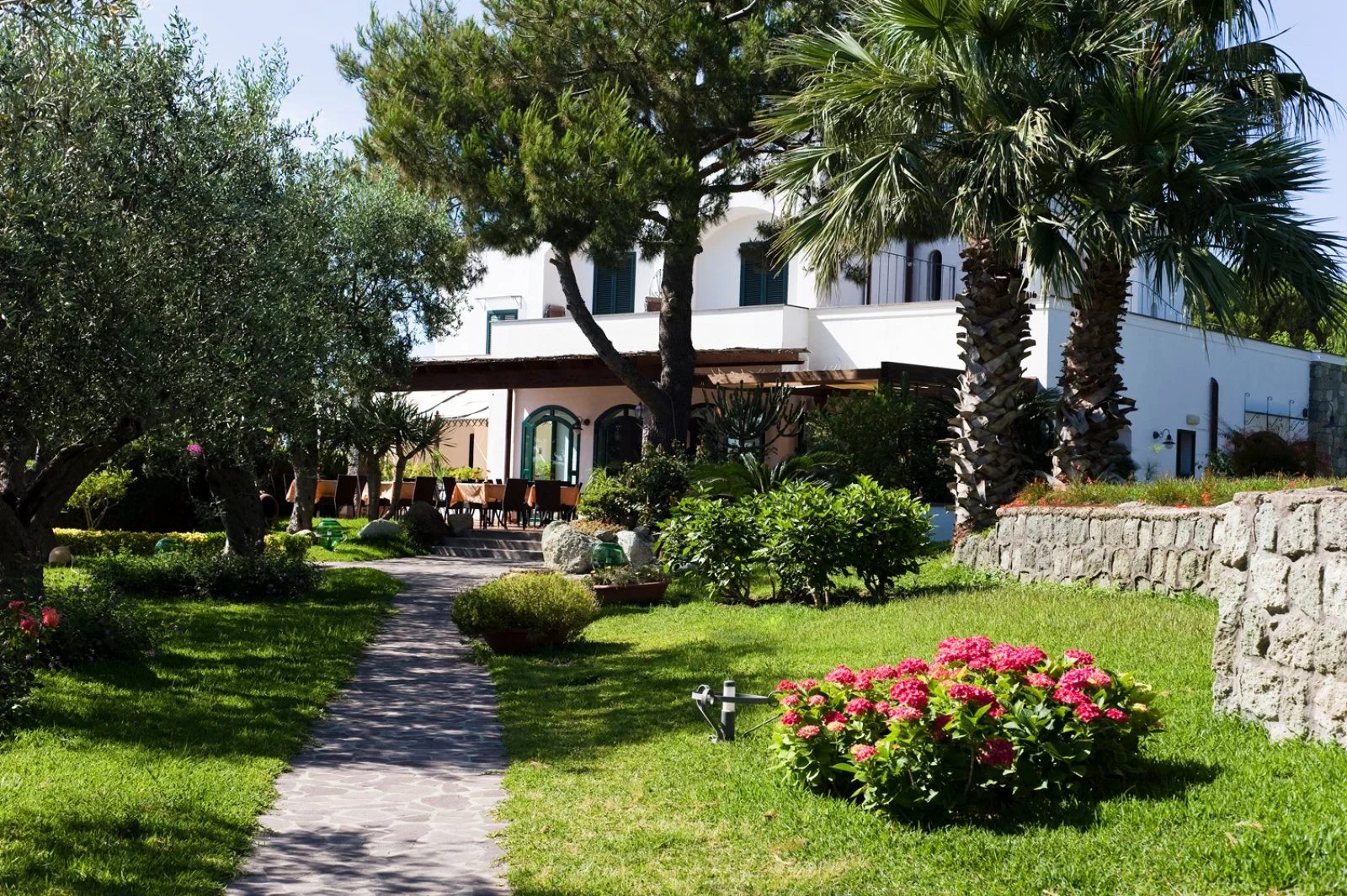 Ideal Hotel 