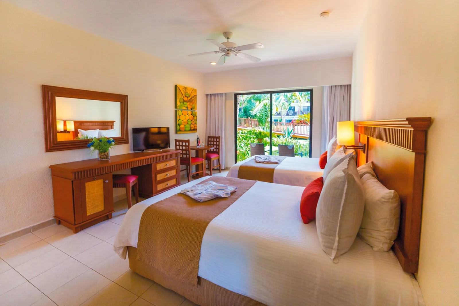 The Reef Cocobeach Beach Front Resort & Spa 