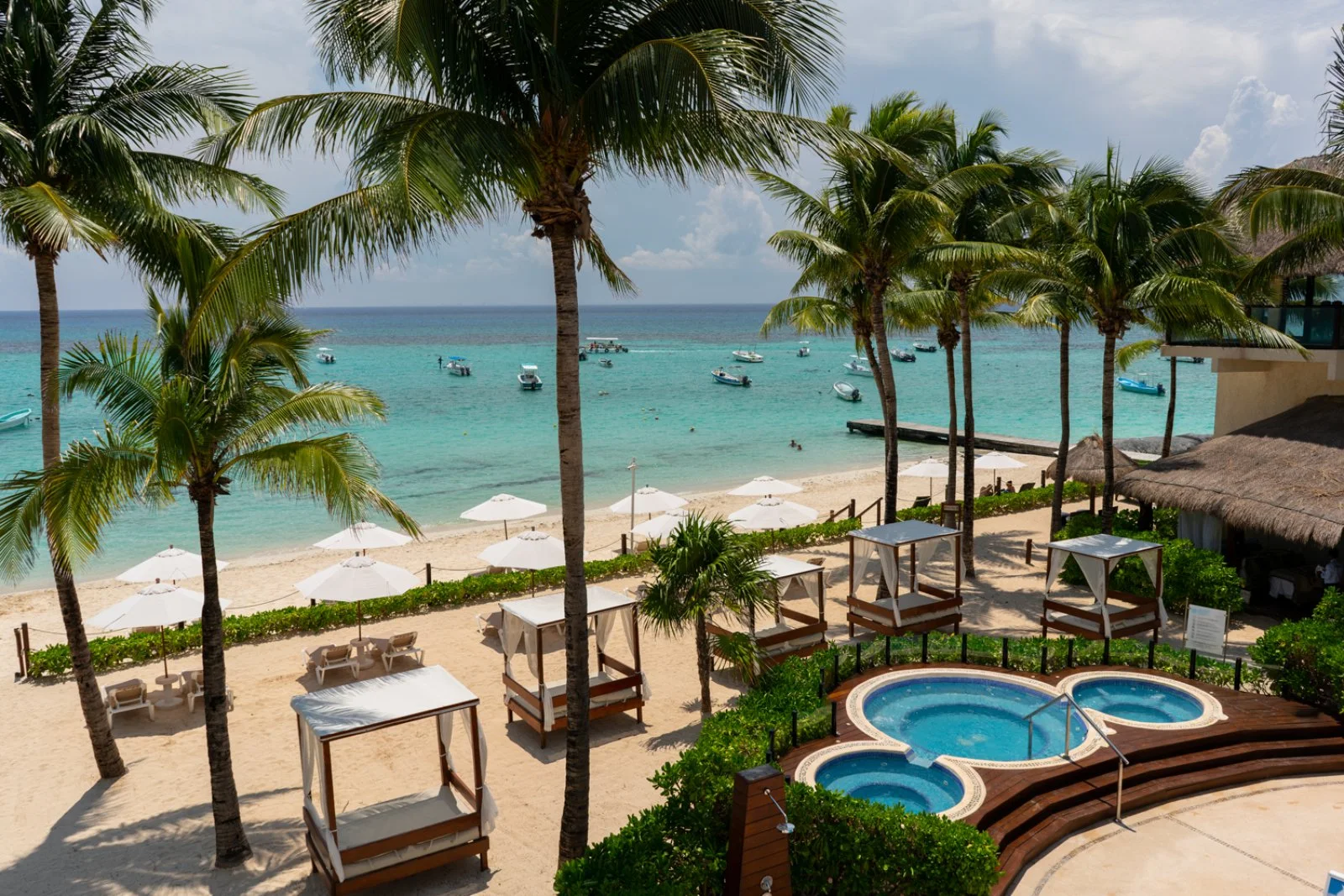 The Reef Cocobeach Beach Front Resort & Spa 