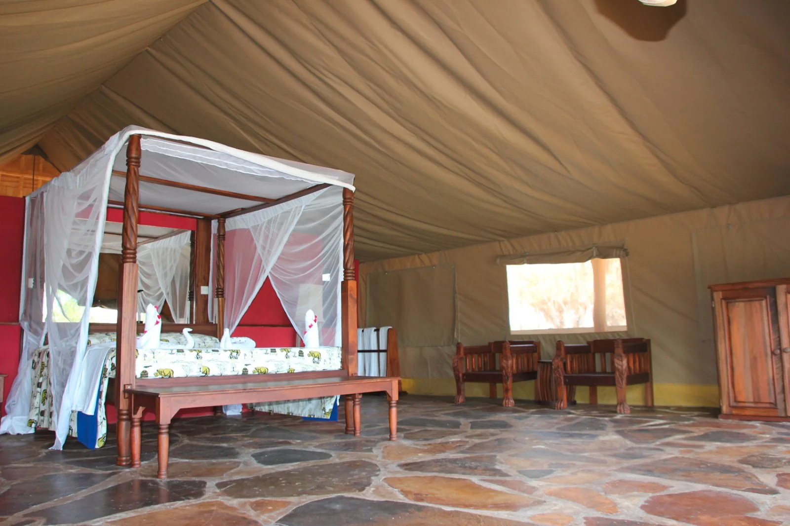 3° giorno: Parco Tsavo Ovest – Parco Tsavo Est (122 km)