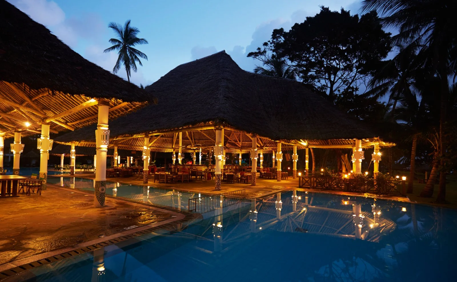 Neptune Village Beach Resort & 