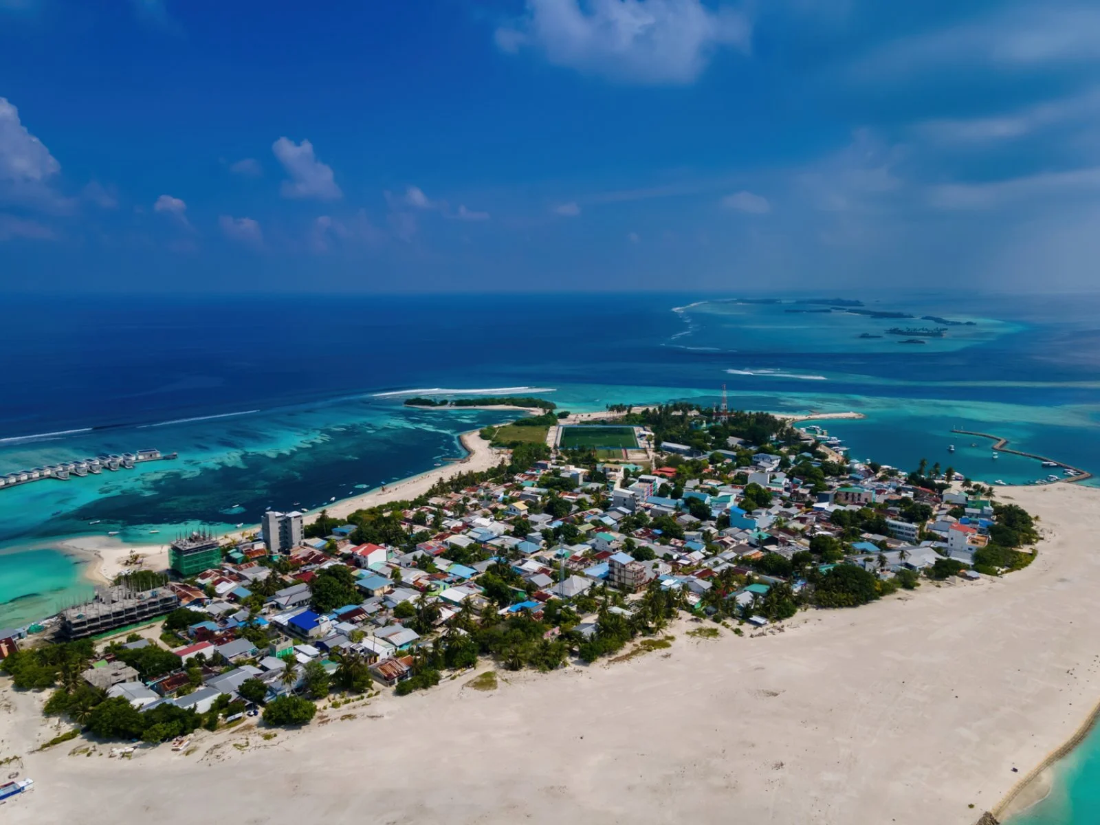 Beach Hotel Guraidhoo 
