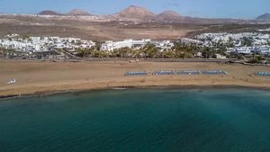 panoramica aerea struttura e spiaggia