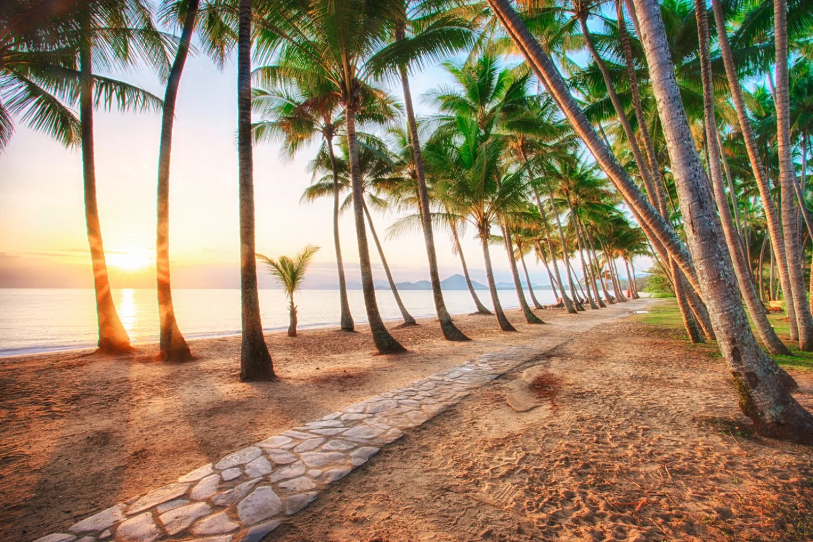Ayers Rock - Palm Cove