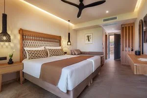BRAVO SIRENS BEACH & VILLAGE – Malia