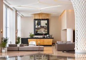 Lobby bar