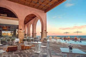 Pool bar