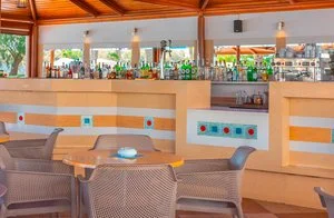 Pool bar