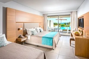 Doppia vista mare con piscina privata