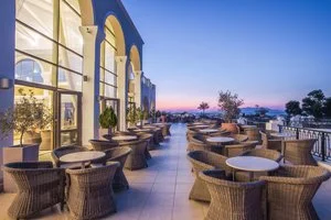 Terrazza lobby bar