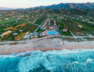ALMYROS BEACH RESORT & SPA – Acharavi