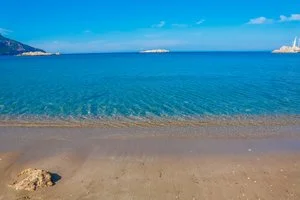 La spiaggia di Pigadia