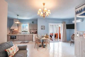 Villa con idromassaggio esterno