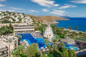 Piscina principale e piscina per bambini