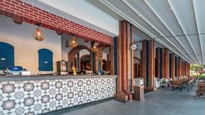 Pool bar