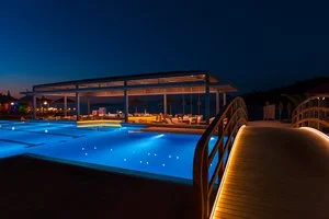 Pool bar