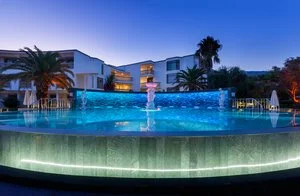 Piscina relax just adults