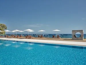 CAVO ORIENT BEACH HOTEL & SUITES – Drosia