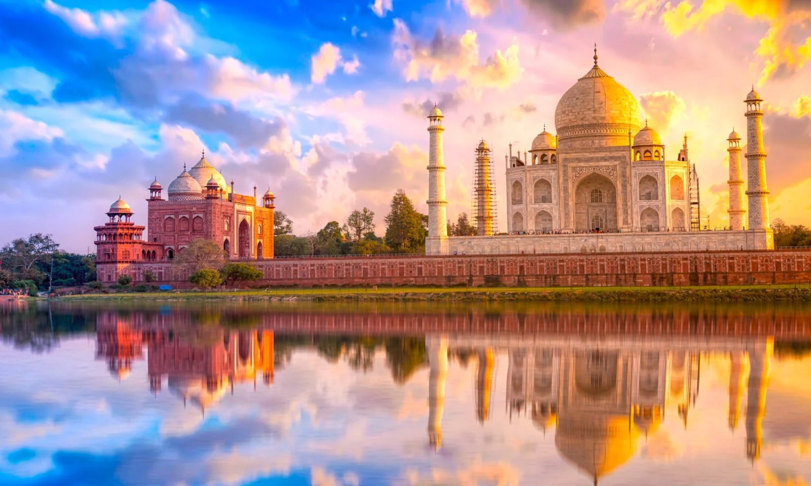 Voyager Dream - India, Agra, Taj Mahal