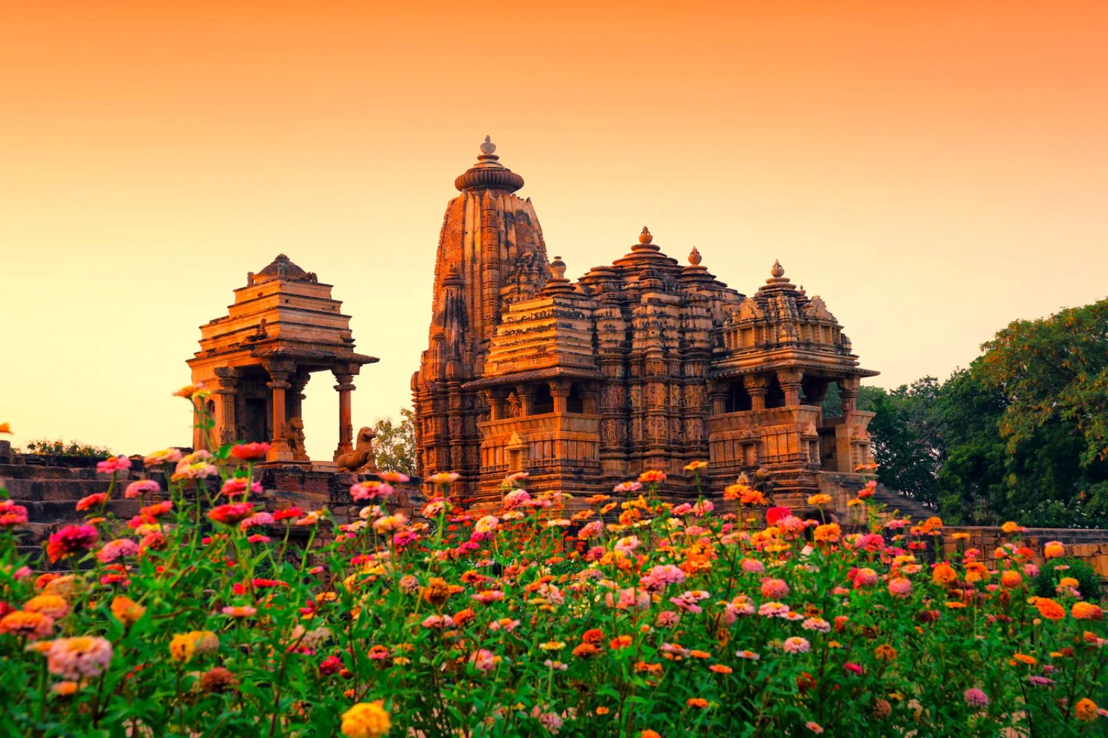 Khajuraho - Varanasi