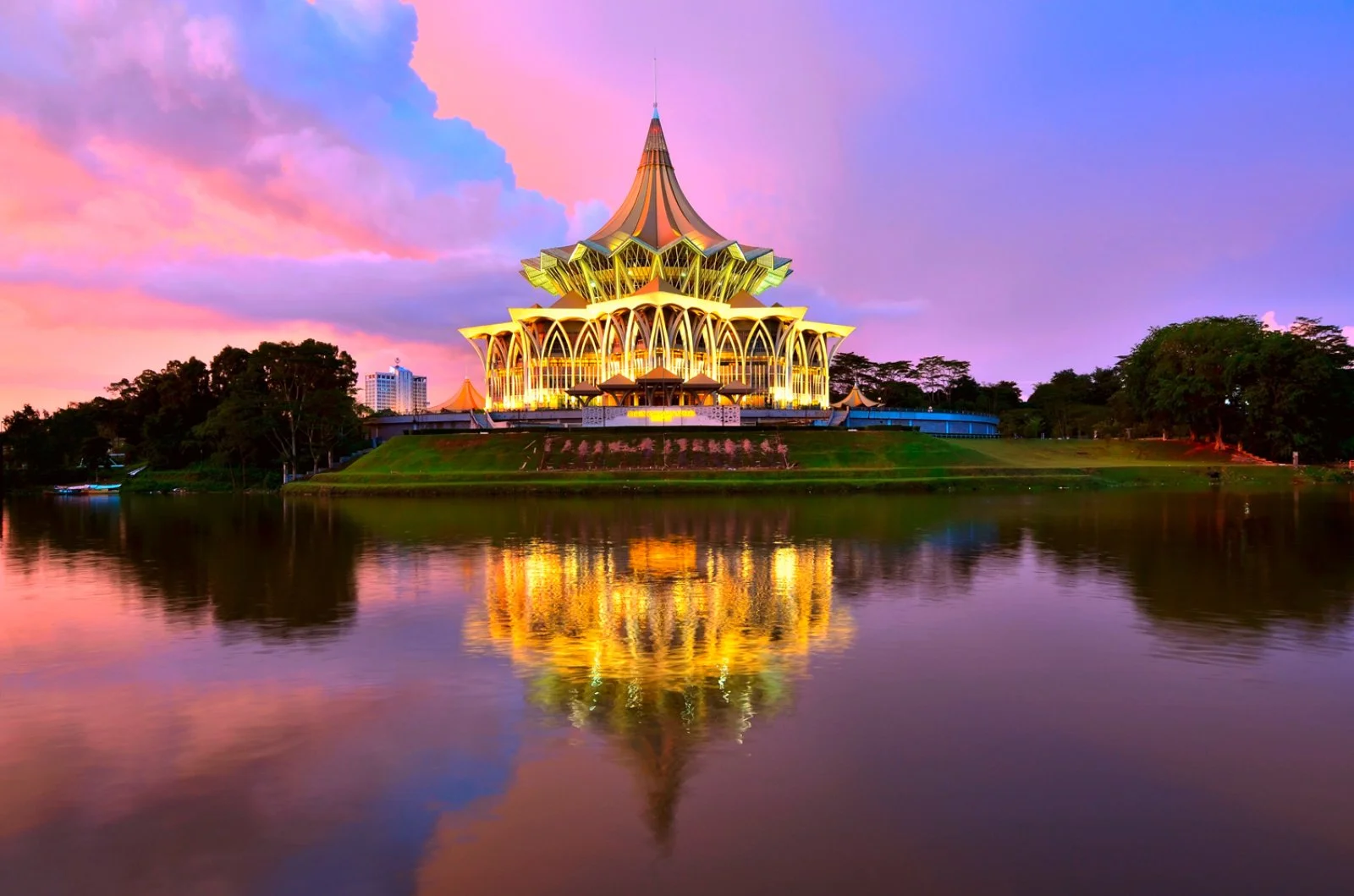 Voyager Borneo - Malaysia, Kuching Voyager Borneo - Malaysia, Kuching