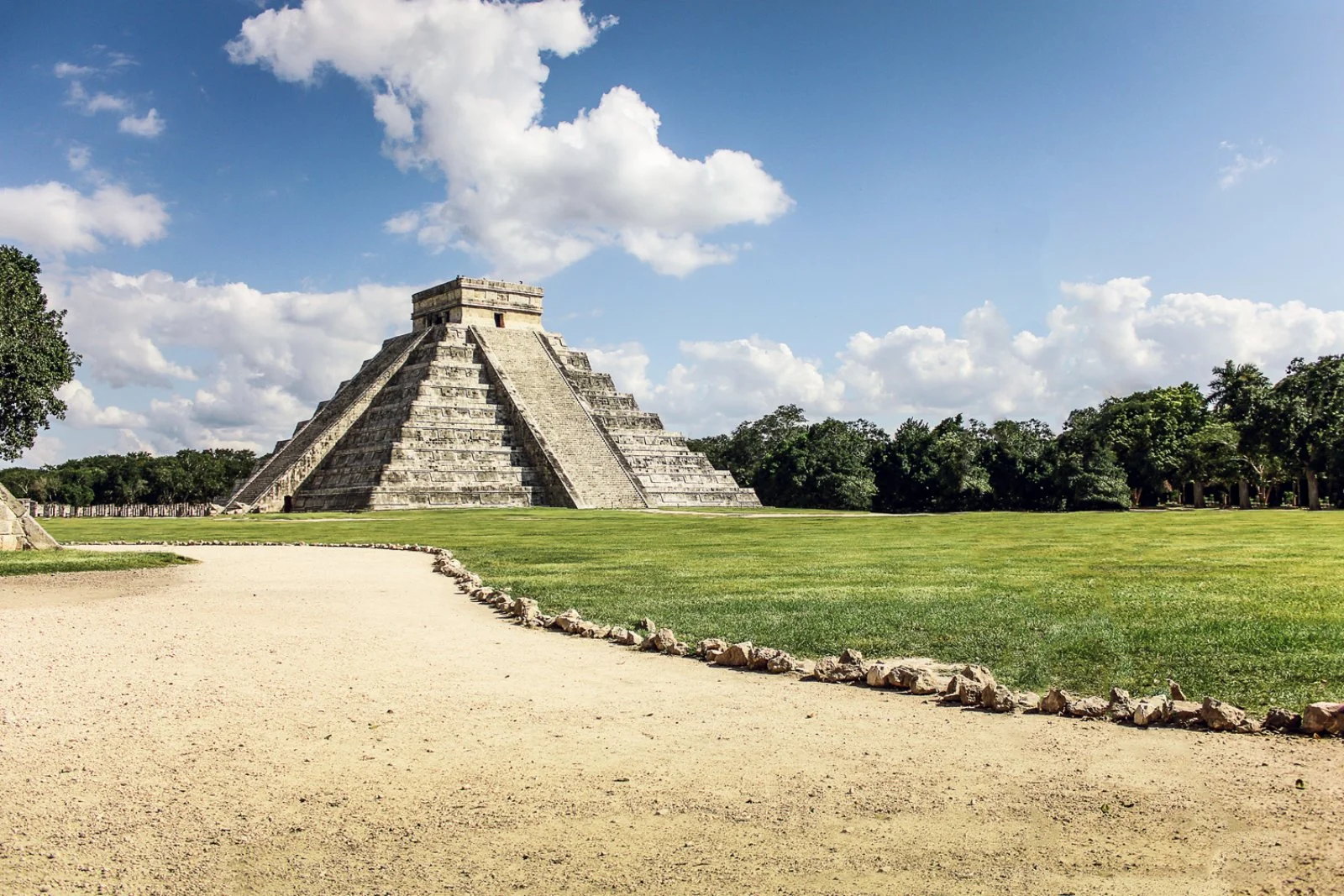 2° giorno: Cancun - Cenote Saamal - Hacinda Selva Maya - Chichen Itza – Merida (circa 324 km) - immagine 2 di 8