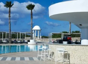 Pool bar