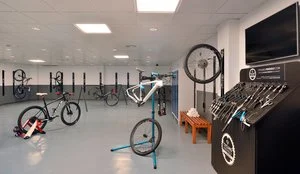 Garage con servizi per ciclisti