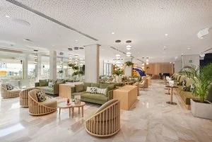 Lobby bar