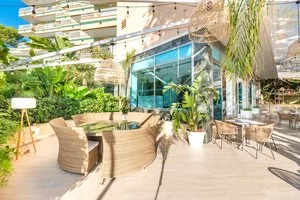 Bar/ristorante a pagamento