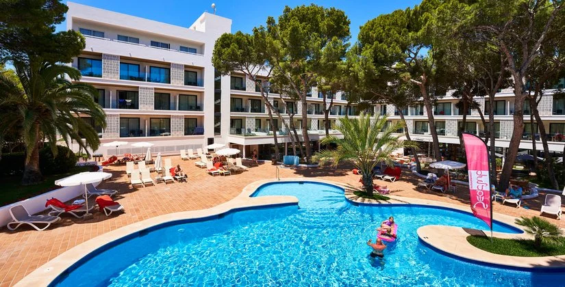 SEACLUB HOTEL & SPA S'ENTRADOR PLAYA – Cala Agulla