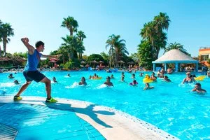 ALPISELECT VILLAGGIO ESPERIA PALACE – Lido Marini