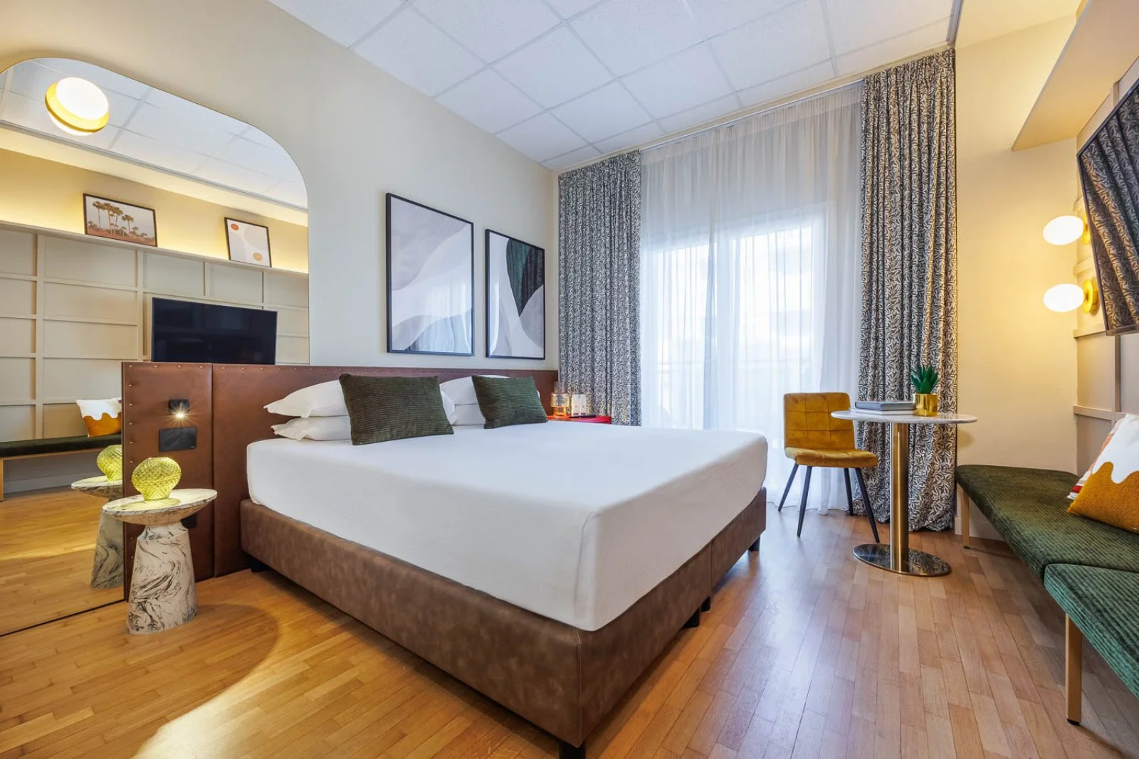 Charlie In Pesaro - Camera Paris Charlie In Pesaro - Camera Paris