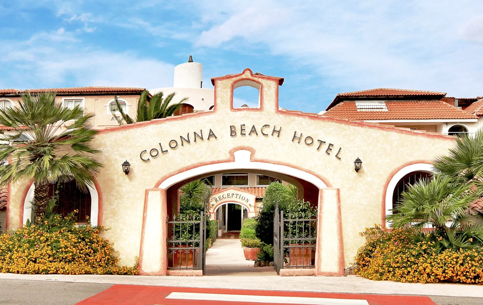 Colonna Beach Hotel 