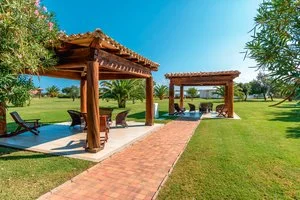 SEARESORT GARDEN BEACH HOTEL & RESORT – Castiadas