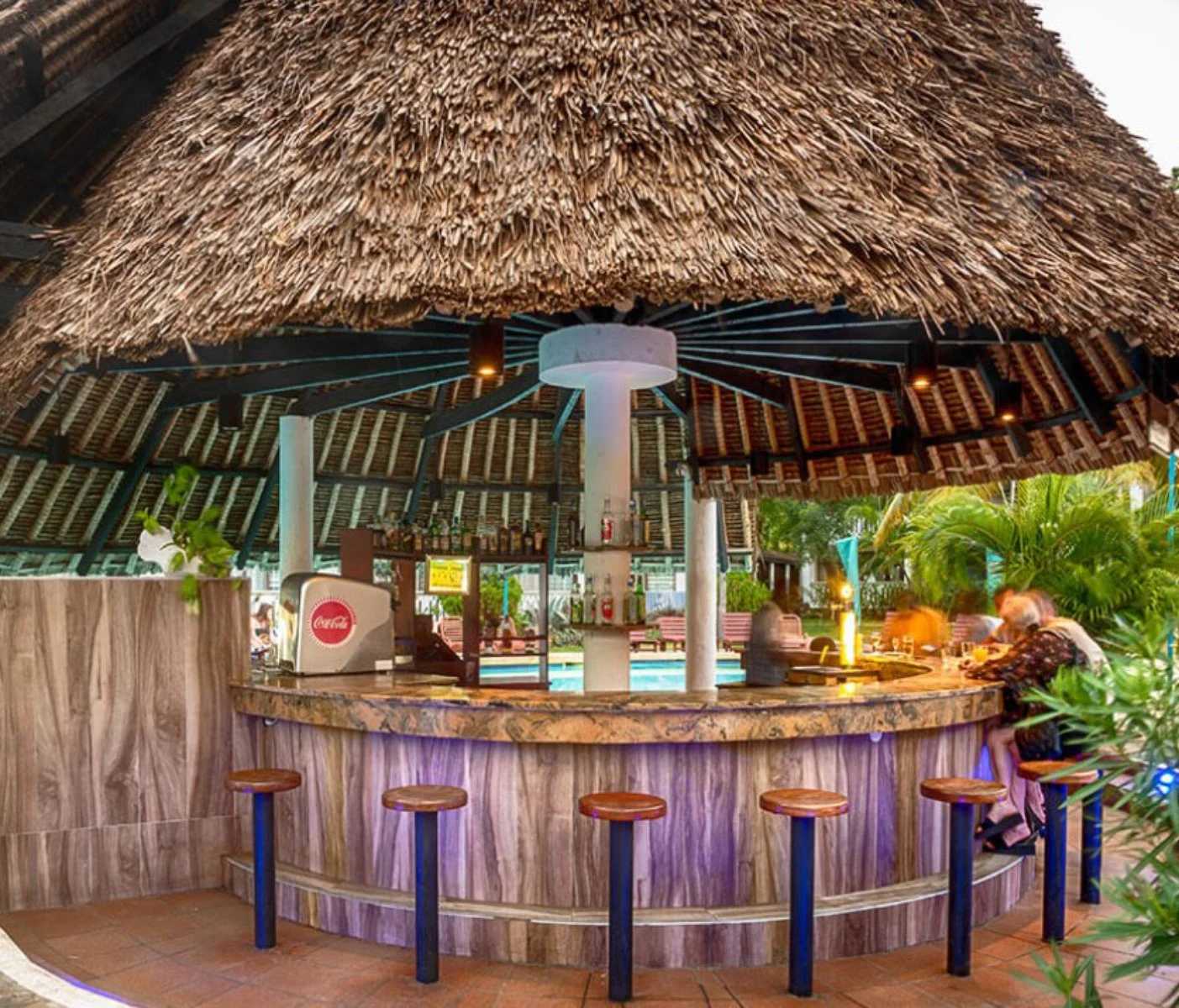 Travellers Beach Hotel & Spa 