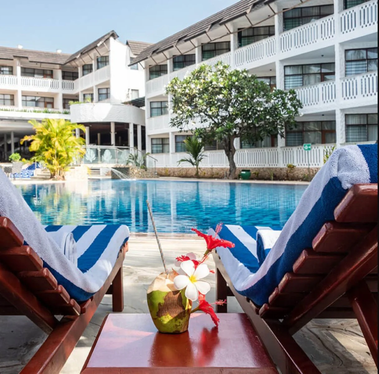 Travellers Beach Hotel & Spa 