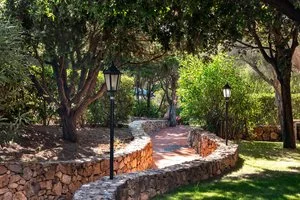 IL GIARDINO DEGLI OLEANDRI – Poltu Quatu