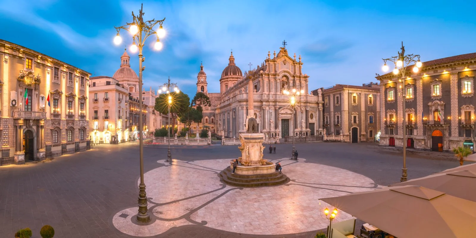 Fly & Drive La Cultura Siciliana - Piazza Duomo, Catania