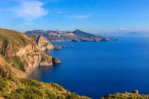 SALTAR PER ISOLE DA VULCANO – Lipari