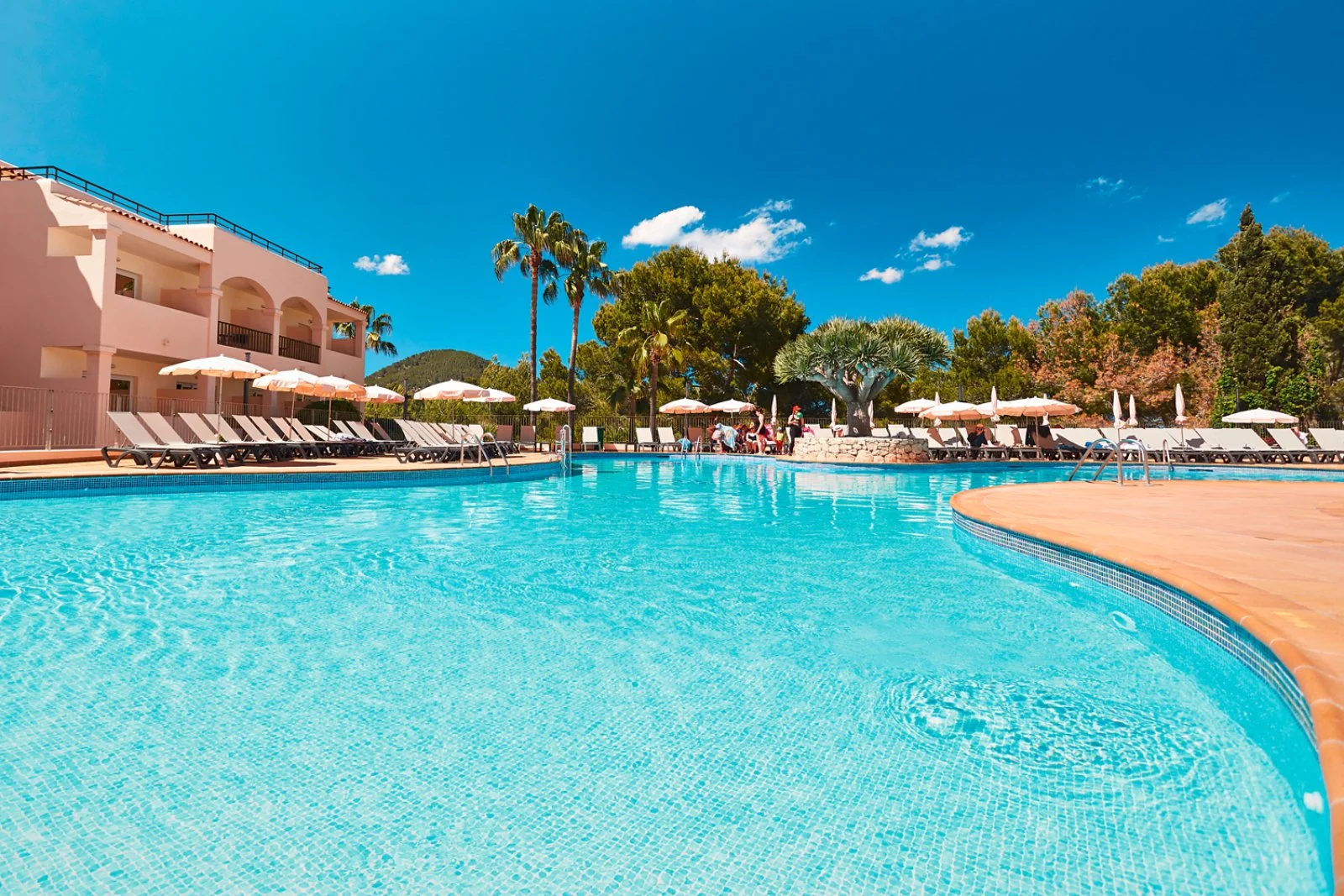 Alpiselect Invisa Cala Blanca 