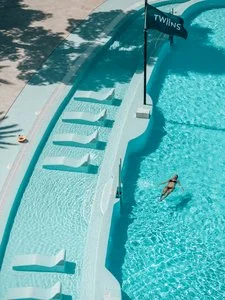 SEARESORT THE IBIZA TWIINS – Ibiza
