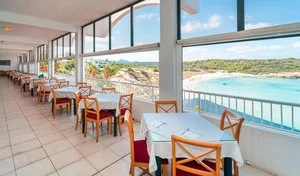 BEACH CLUB – Es mercadal